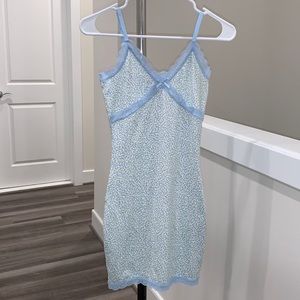 H&M lace trim bodycon dress 💐